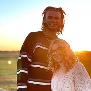 Meet your Posher, Dakota